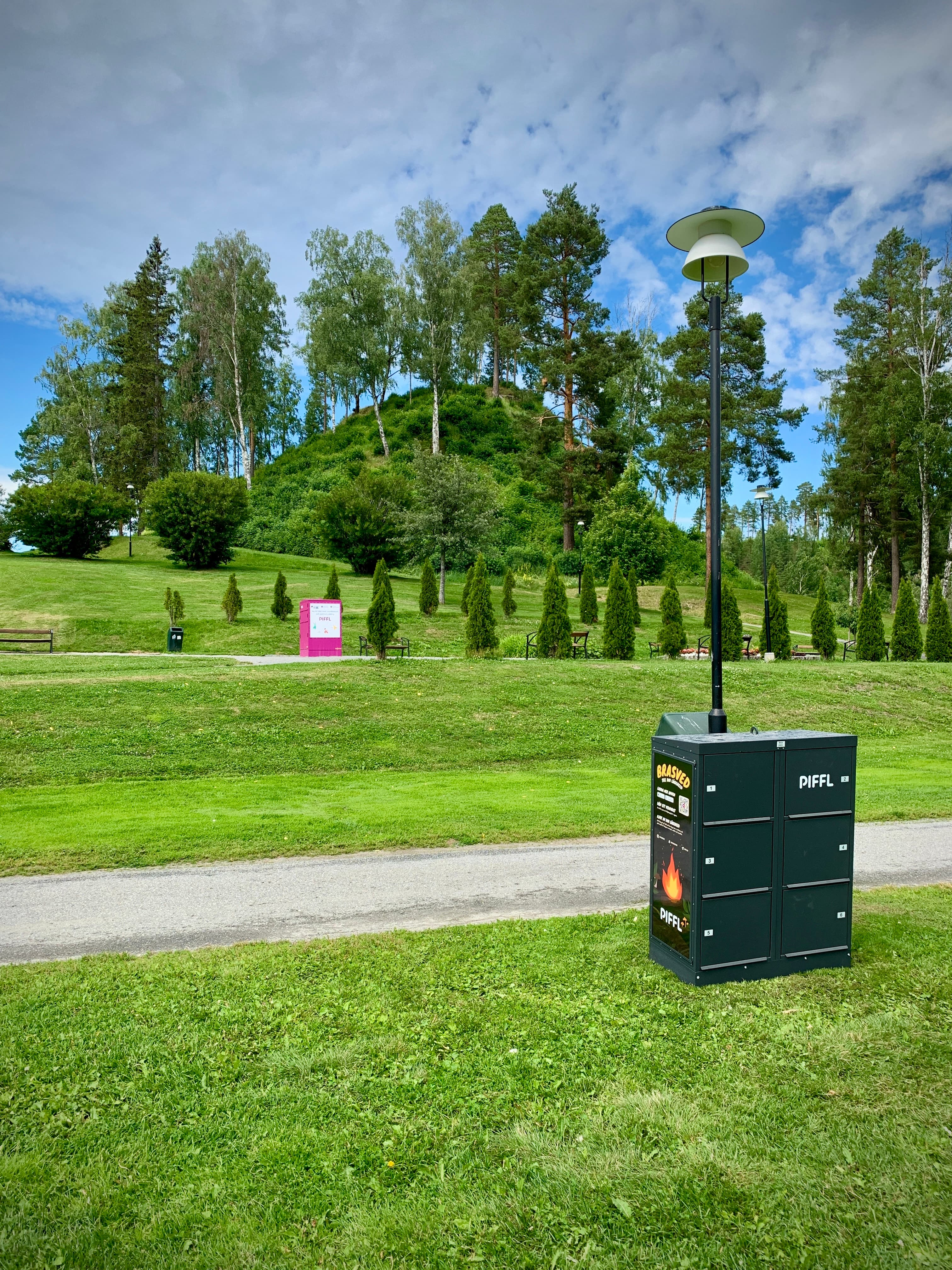 Box 2001 - Main Image