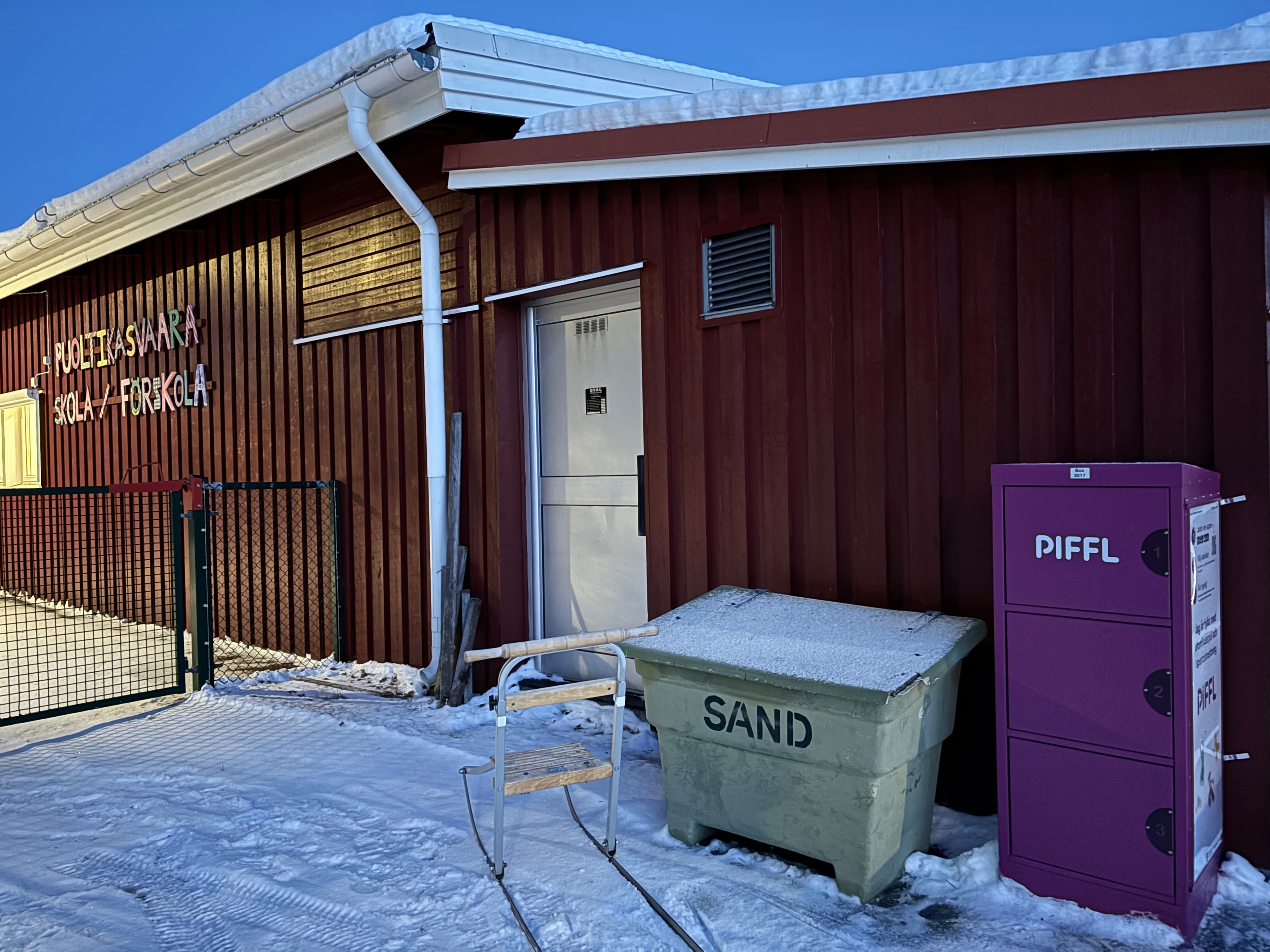 Box 3017 - Main Image