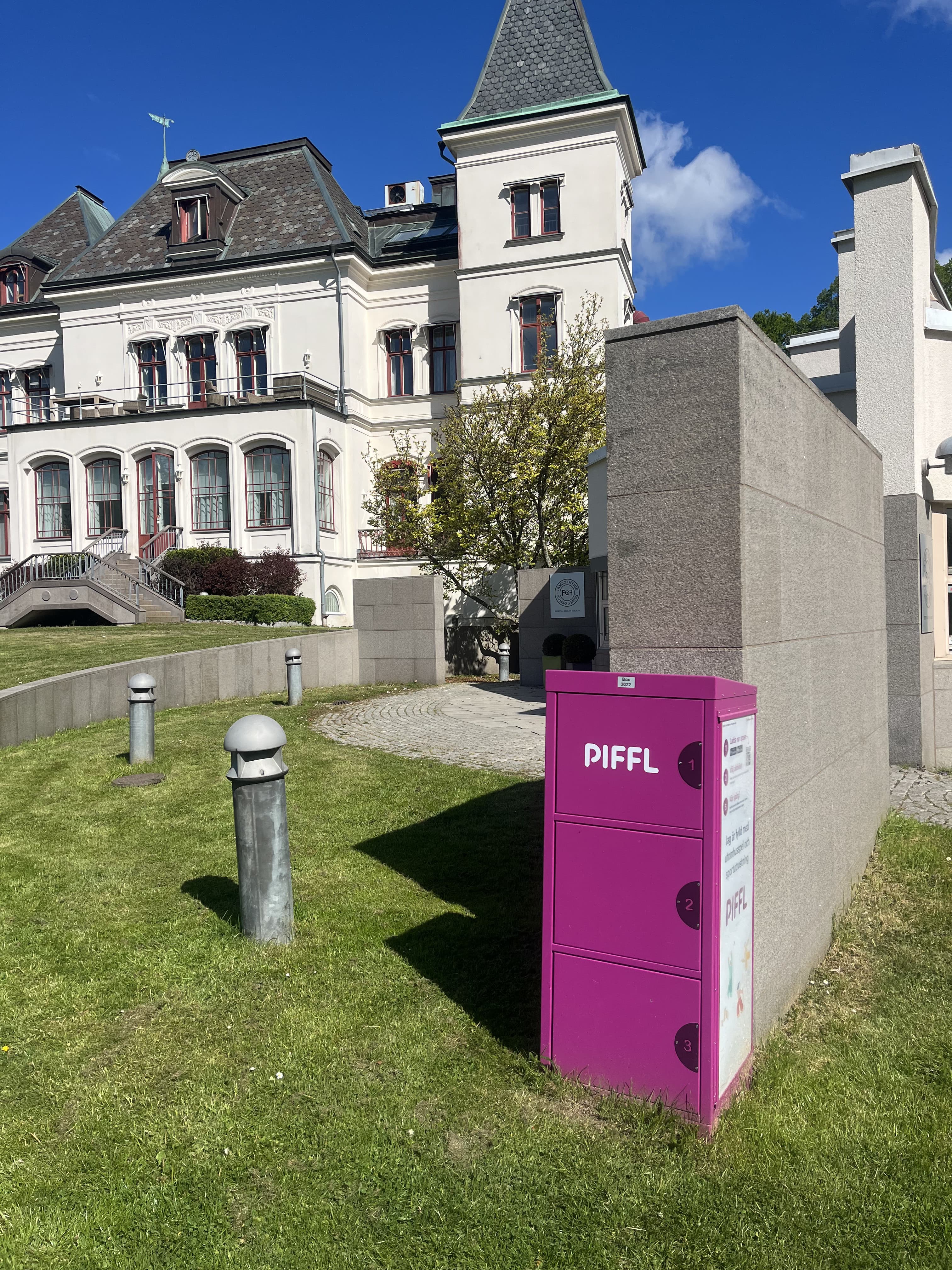 Box 3022 - Main Image