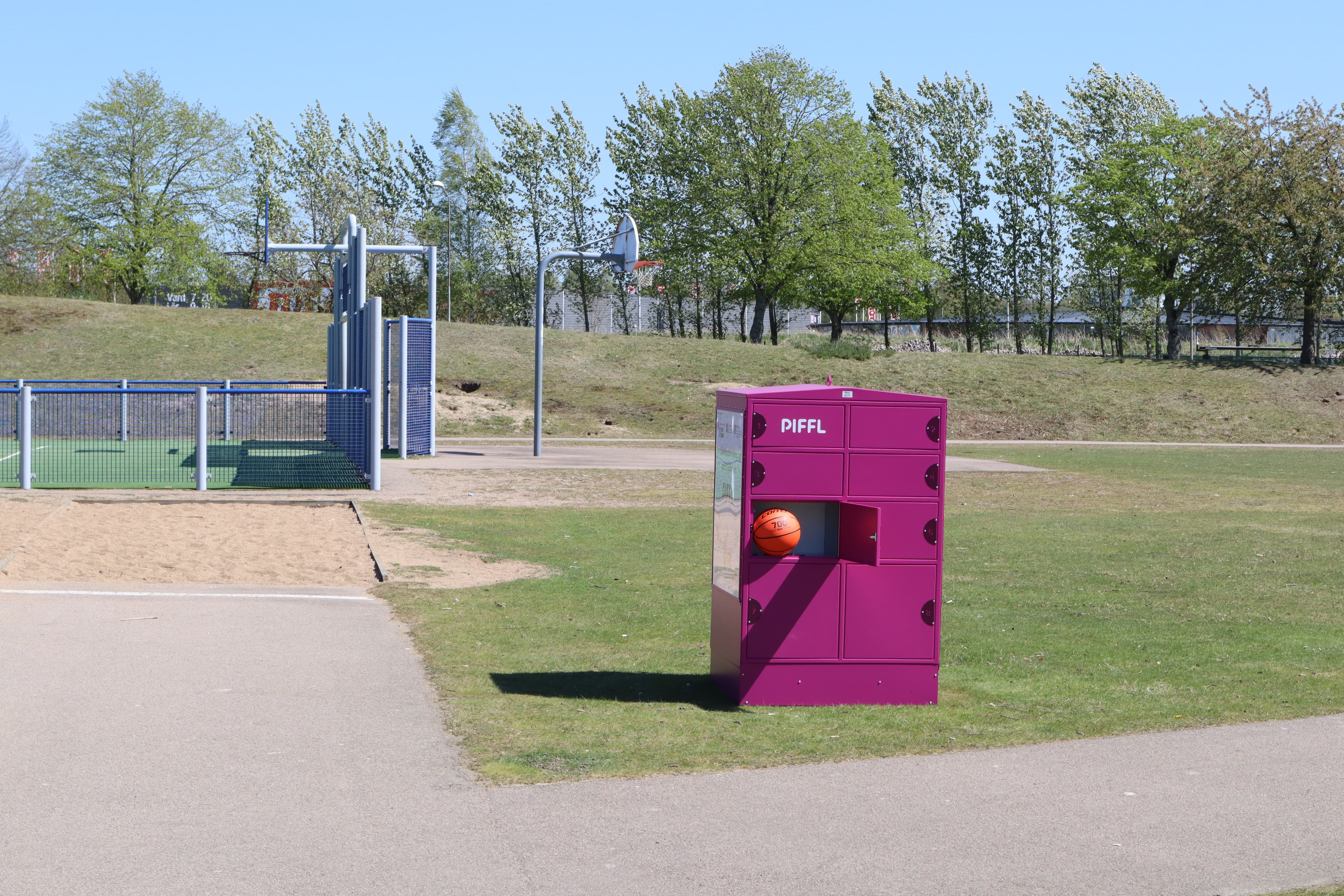 Box 4073 - Main Image