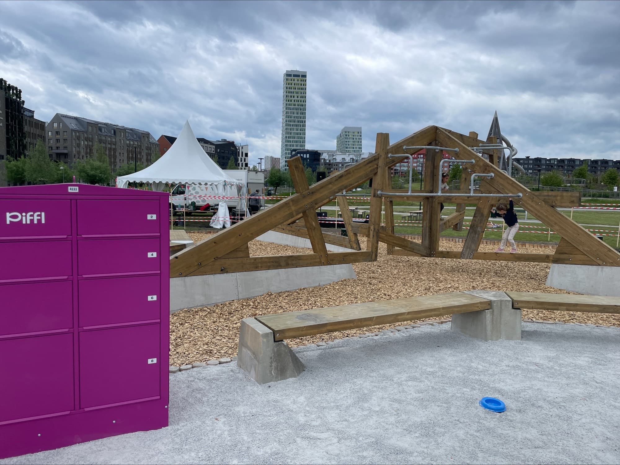 Box 4111 - Main Image